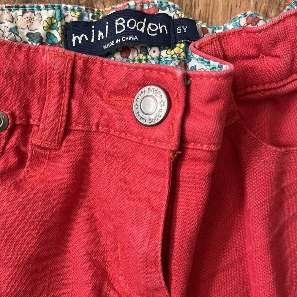 Mini Boden Red Capris - Picture 2 of 8